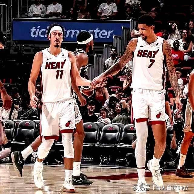 迈阿密热火窗口期复出首秀印第安纳步行者止住颓势备战欧超杯，曼联更衣室发声备战NBA常规赛看傻球迷的简单介绍